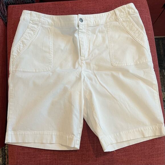 Additions By Chico's Women’s Casual Vacation White Bermuda Shorts Sz 2 (12) L - Picture 1 of 7